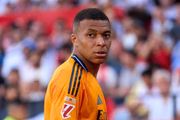Mbappé é o atual camisa nove do Real. Mbappé é o atual camisa nove do Real.