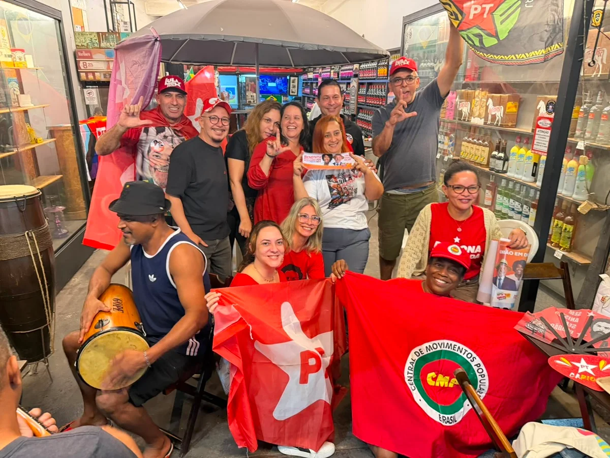Central de Movimentos Populares (CMP) busca reforçar a campanha do presidente Lula à reeleição nas ruas Central de Movimentos Populares (CMP) busca reforçar a campanha do presidente Lula à reeleição nas ruas