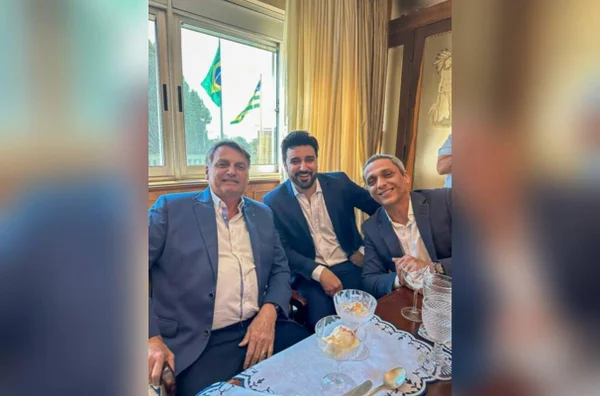 imagem colorida jair bolsonaro fred rodrigues e gustavo gayer