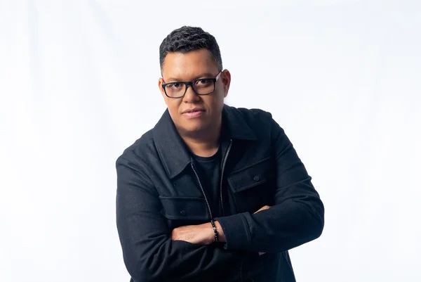 Anderson Freire é o primeiro cantor gospel do país no Spotify Single