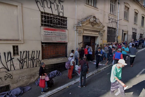 Imagem colorida mostra o Núcleo de Convivência Chá do Padre, onde corpo foi encontrado em freezer. Metrópoles