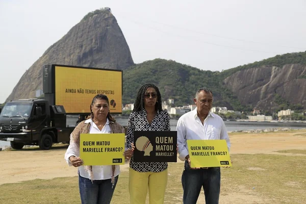 Telão itinerante pelo Rio de Janeiro pergunta: “Quem matou Marielle?”