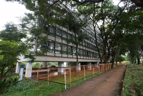 Câmara dividirá apartamentos funcionais para acabar com auxílio-moradia