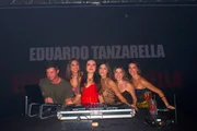 Nanda Miziara e amigas curtem set pelo DJ Eduardo Tanzarella