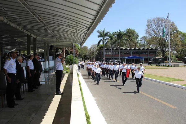 Militares relatam problemas psiquiátricos após trabalho na Marinha