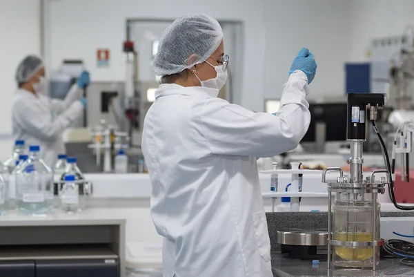 Cientista em laboratório