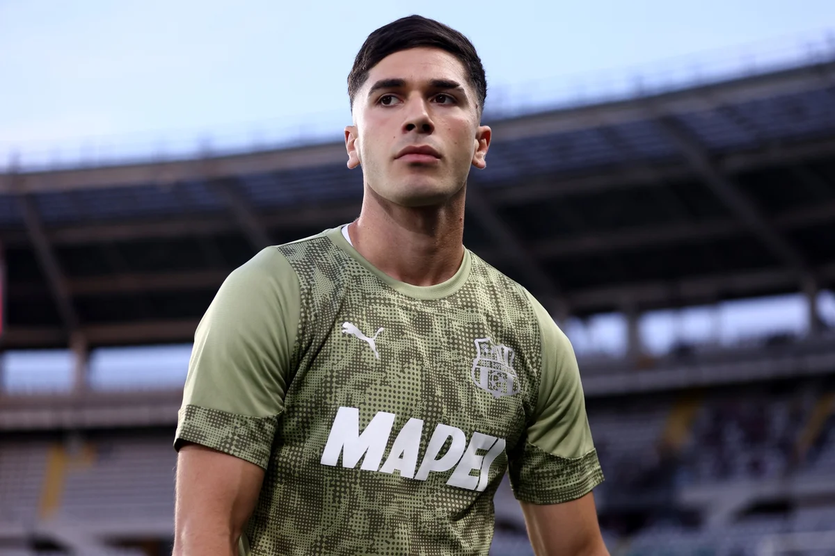Volpato defende o Sassuolo, da Itália. Volpato defende o Sassuolo, da Itália.