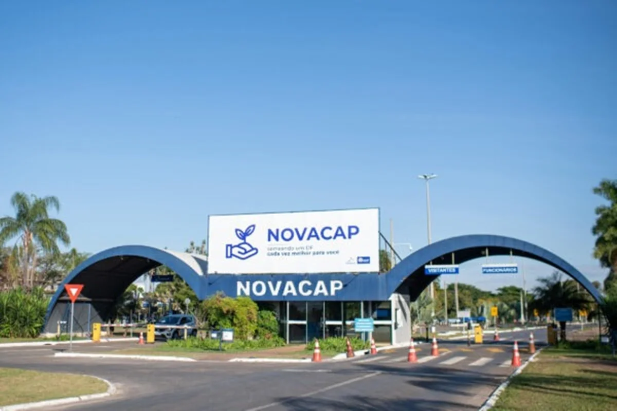 Cerca de 600 caminhoneiros terceirizados da Novacap aprovam greve e cobram pagamentos atrasados de 2025 e 2026