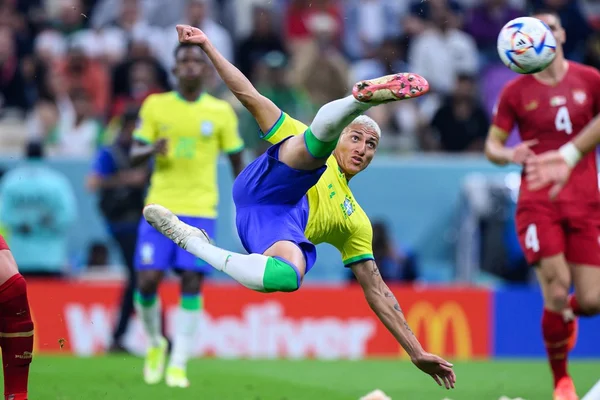 Richarlison marca de voleio na estreia da Copa do Mundo do Catar