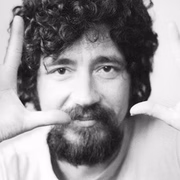 Raul Seixas é um dos ícones do rock nacional Raul Seixas é um dos ícones do rock nacional