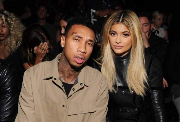 A família aumentou. Kylie Jenner e Tyga são pais de um filhote de quase R$ 200 mil