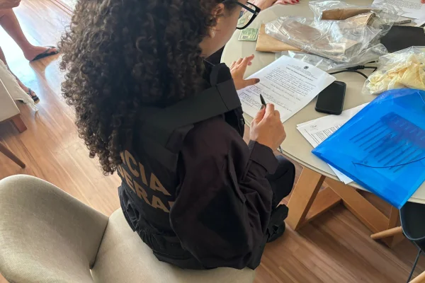 RJ: mulher denuncia que foi estuprada por três homens em navio