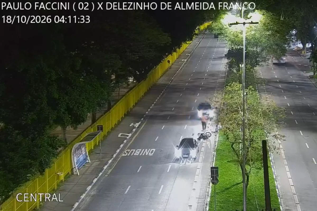 Delegado disse ter tido braço puxado por rapaz durante abordagem a moto em Guarulhos e que tiro foi acidental. Ele foi empossado mês passado Delegado disse ter tido braço puxado por rapaz durante abordagem a moto em Guarulhos e que tiro foi acidental. Ele foi empossado mês passado