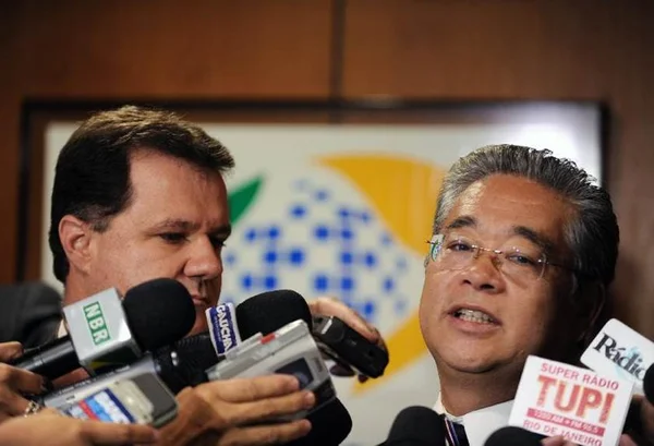Paulo Okamotto quer trancar ação da Lava Jato