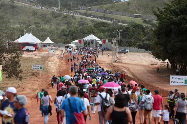 GDF abre 100 vagas para ambulantes trabalharem na Via-Sacra de 2022