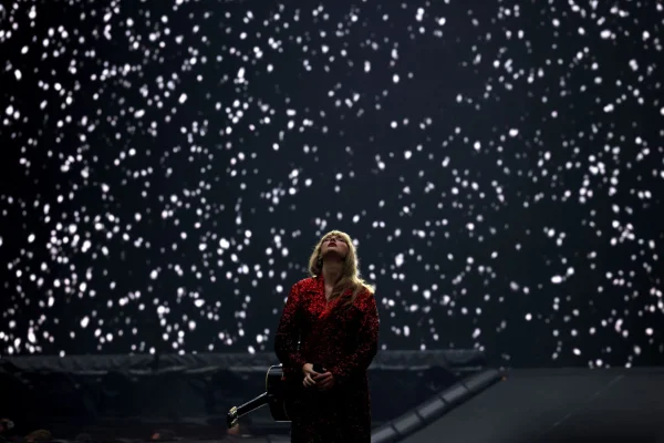 Estrela do pop se torna a cantora mais rica do mundo com fortuna bilionária