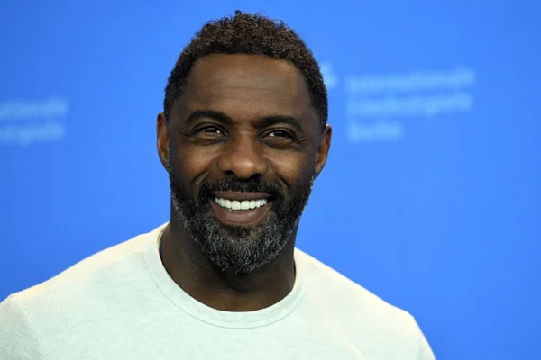 Idris Elba é escolhido o homem mais sexy de 2018 por revista