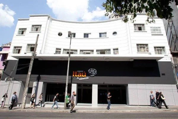 Imagem colorida mostra Espaço Itaú de Cinema, na rua Augusta, centro de São Paulo, alvo de uma disputa na Justiça - Metrópoles