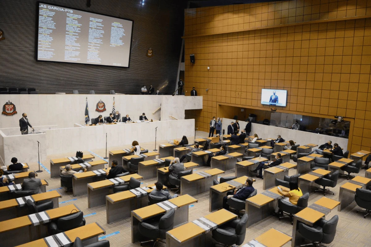 Deputados evangélicos não se reelegem e bancada perde força na Alesp