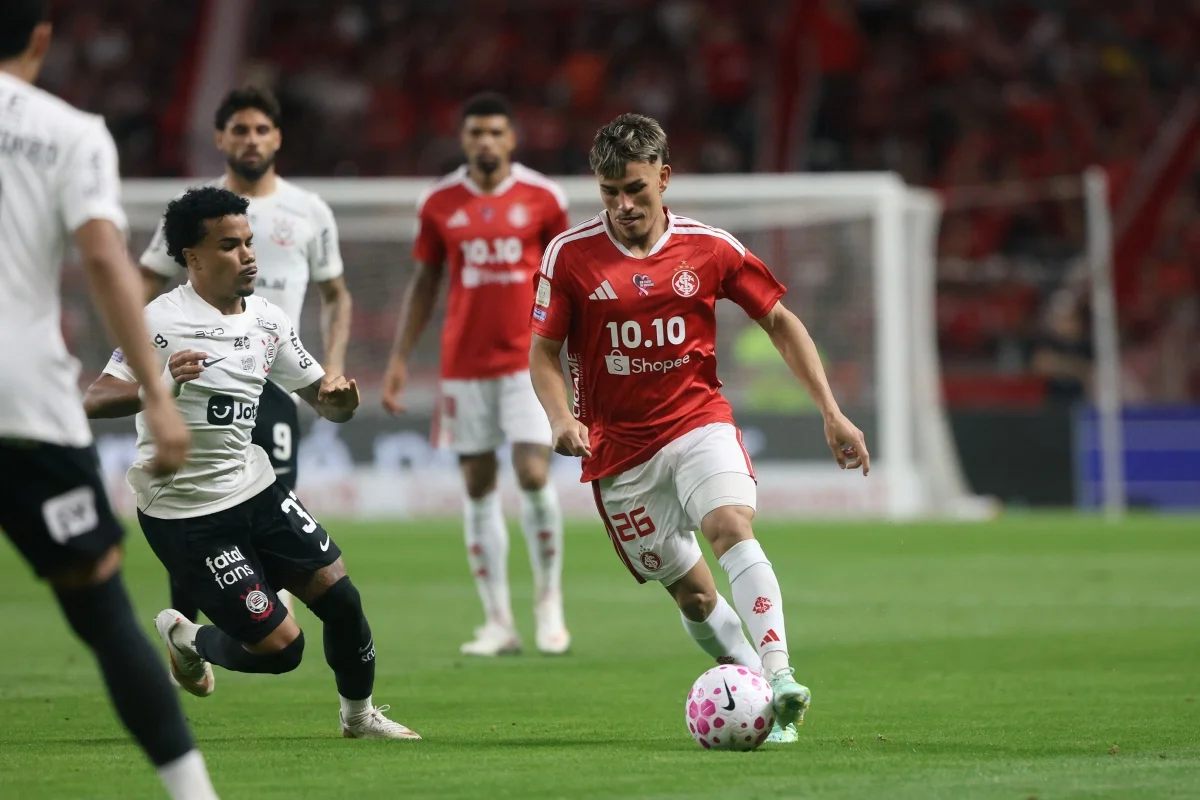 O Internacional recebeu o Corinthians no Beira-Rio O Internacional recebeu o Corinthians no Beira-Rio
