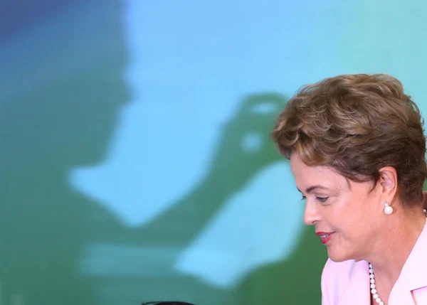 Ministra do TSE libera para julgamento ação que pede cassação do mandato de Dilma