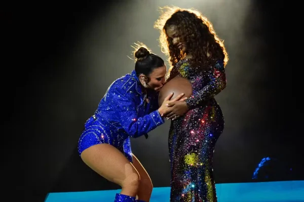 cantora Iza e Ivete Sangalo - Metrópoles