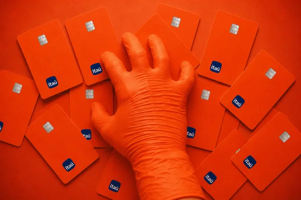 Itaú mente ao negar que reconheceu culpa por cobranças irregulares