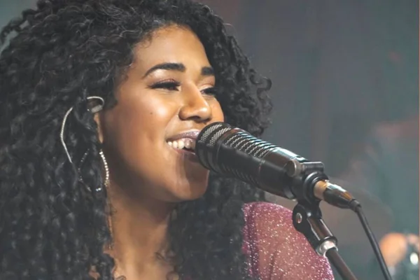 Andresa Sousa, cantora