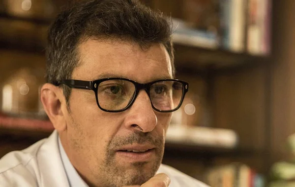 Amor de Mãe: Matias é forçado a aceitar traição da esposa