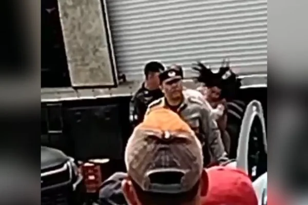Vídeo: PM dá tapa no rosto de mulher e é afastado das ruas em Goiás