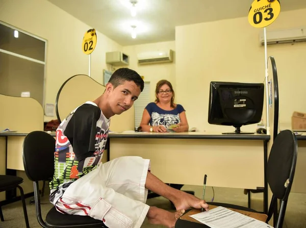 Grávida descobre segredo escabroso do marido enquanto limpava o quarto
