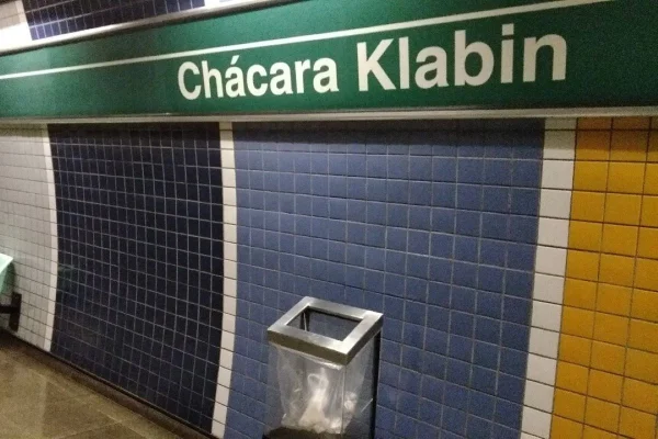 Metrô de SP tem 2 linhas com velocidade reduzida