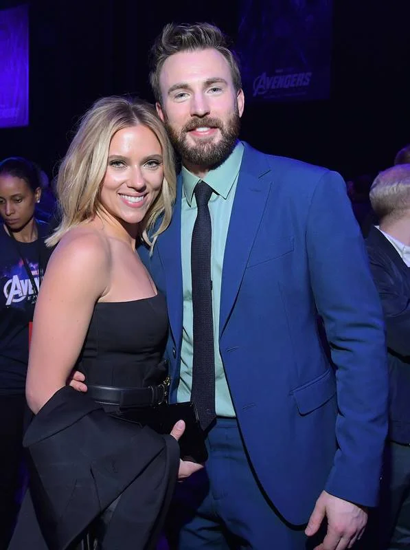 Scarlett Johansson e Chris Evans Scarlett Johansson e Chris Evans