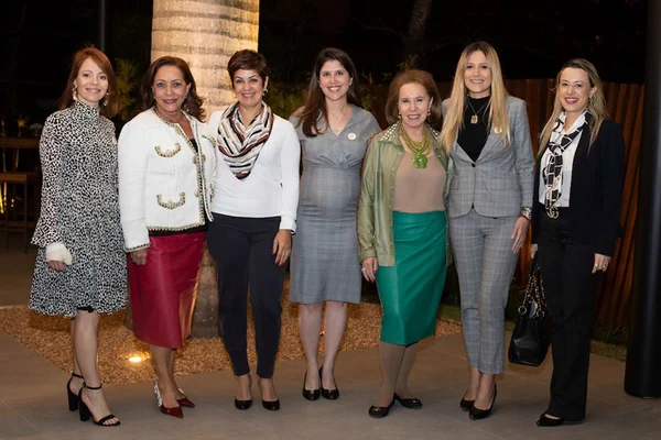 Temas sensíveis à mulher são debatidos por associação Elas Pedem Vista
