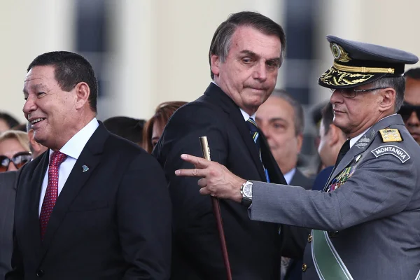 “Não podemos ter eleições sob o manto da suspeição”, diz Bolsonaro