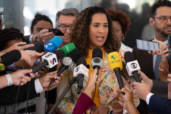 Foto colorida mostra Anielle Franco, ministra da Igualdade Racial