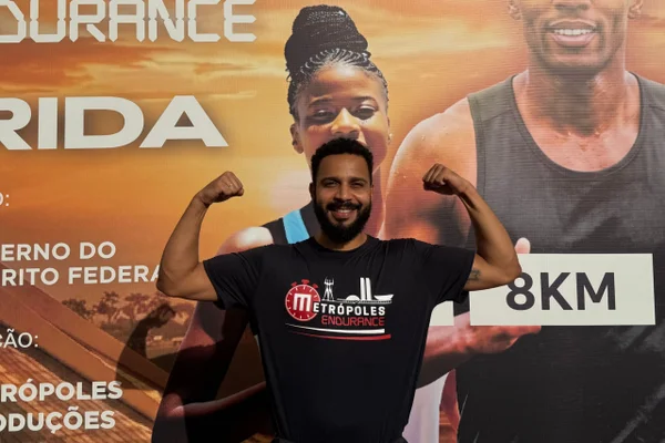 Atletas chegam animados para a disputa do Metrópoles Endurance Corrida - destaque galeria