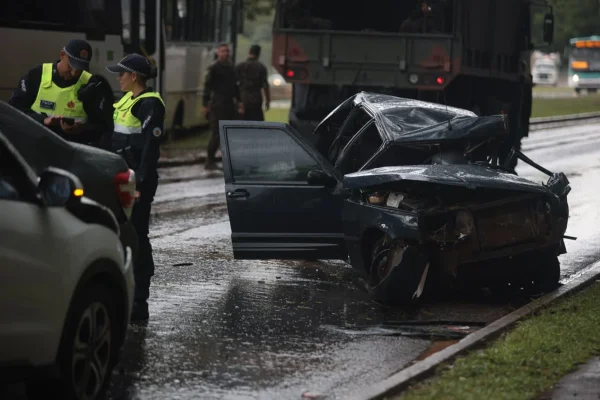 “Cena horrível”, diz testemunha de acidente com três carros no Eixinho
