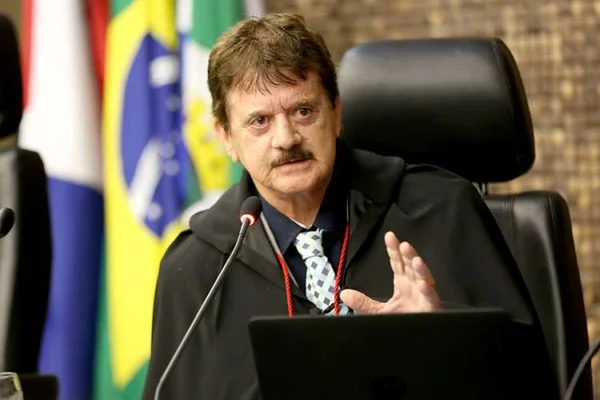 Desembargador defende aumento do auxílio-alimentação para juízes