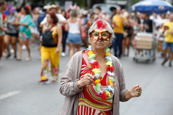Bloco do Pacotão arrasta brasilienses às ruas com manifestação e folia - destaque galeria Bloco do Pacotão arrasta brasilienses às ruas com manifestação e folia - destaque galeria