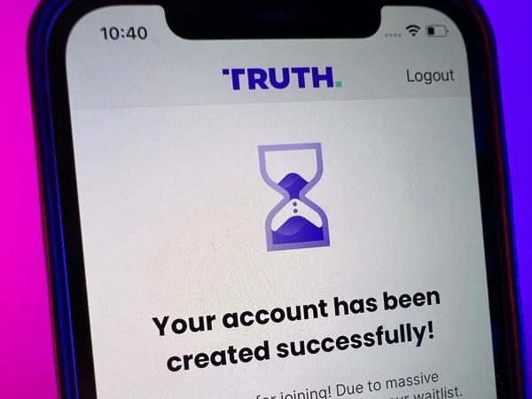 Truth, a rede social criada por Donald Trump