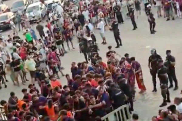 Barcelona lamenta ação policial contra homem com bandeira da Catalunha