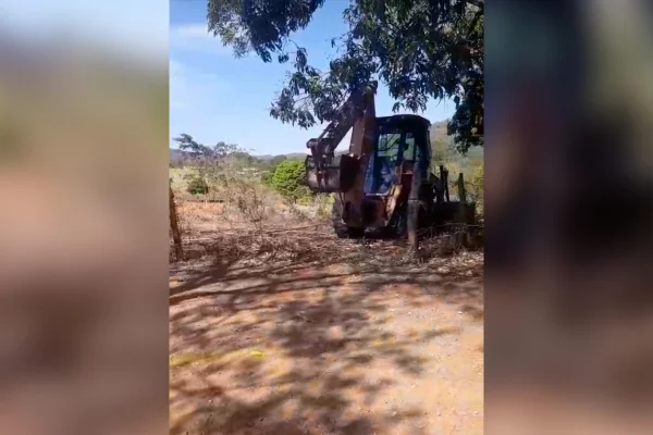 Trator na Comunidade Quilombola do Açude