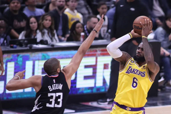 No clássico de Los Angeles, Clippers levam a melhor sobre os Lakers