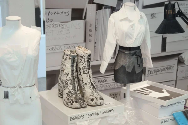 leilão inédito matin margiela - metrópoles