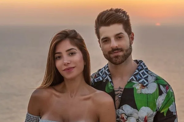 Grávida, Romana Novais surpreende ao mostrar barriga no 8º mês