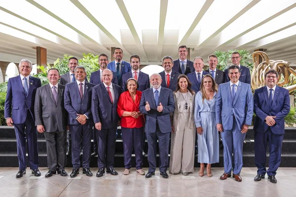 Lula terá nova reunião com governadores em maio para avançar com PAC