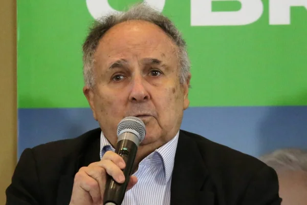 Cristovam Buarque (Cidadania) concorreu ao cargo de presidente em 2006, pelo PDT