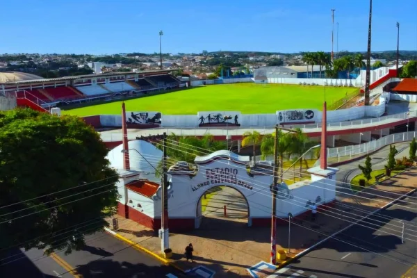Estádio em Tupã-SP | Metrópoles
