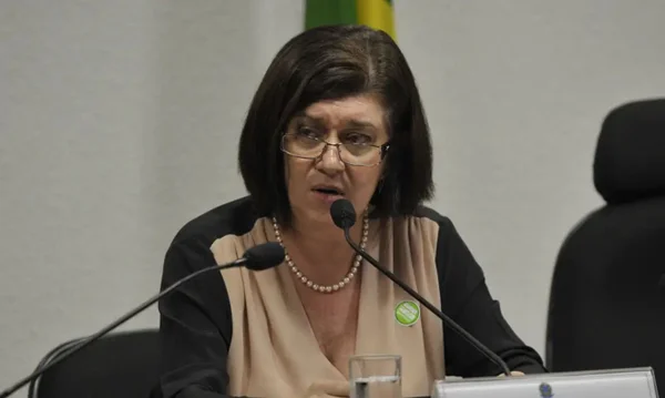 Imagem colorida de Magda Chambriard - Metrópoles